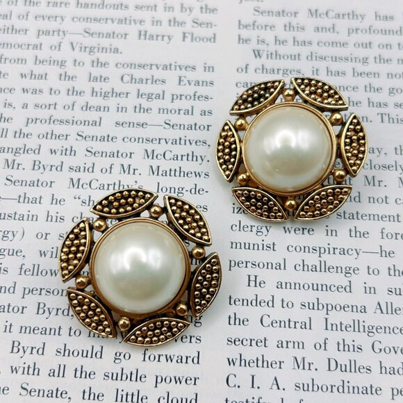 Vintage Vandome Clip-On Earrings | Faux Pearl Gold Tone Signed 1960s Jewelry - Picture 10 of 11